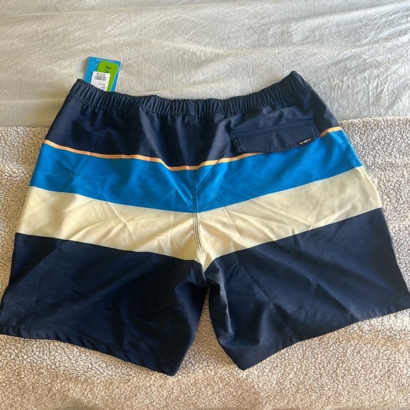 O’Neill swim trunks - Picture 2 of 5